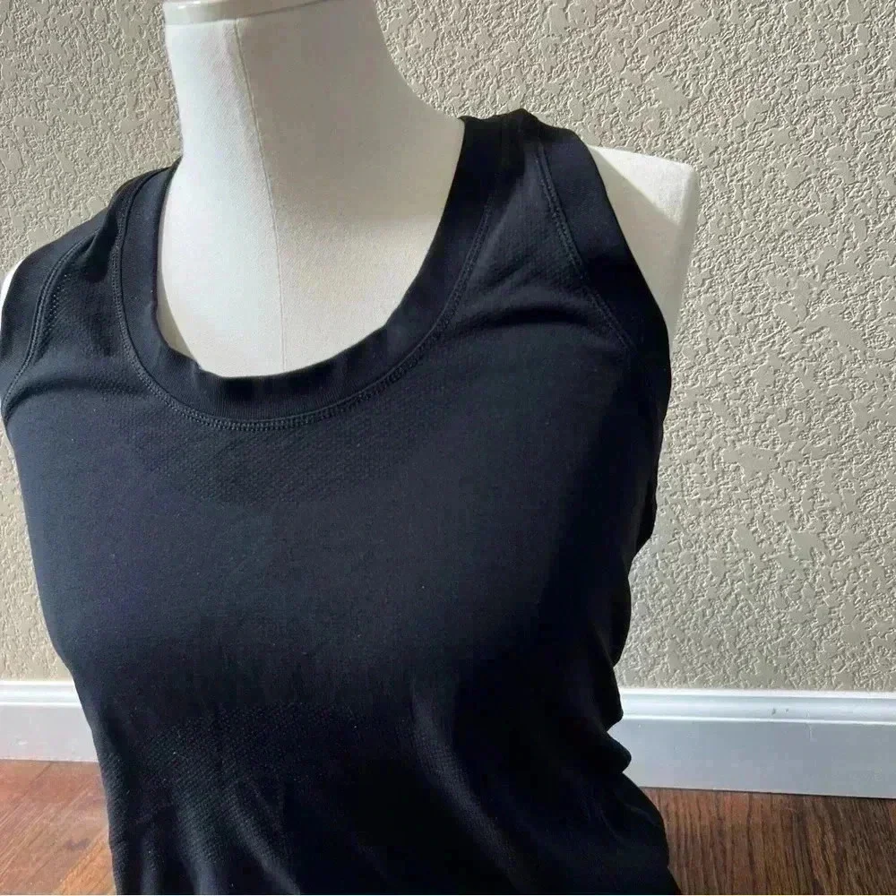 ATHLETA Momentum Seamless Tank Top Women’s Size Medium Black #530501 $59 Active